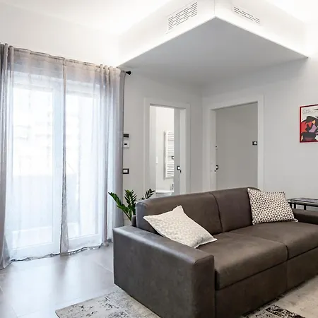 Guesthost - Garnopea Modern & Stylish With Balcony * Lecce