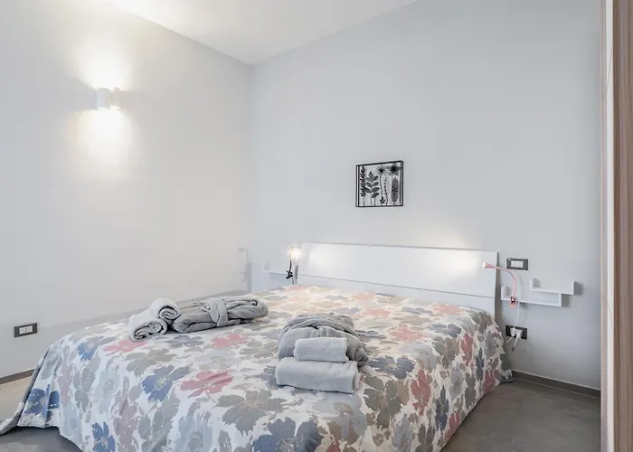 Guesthost - Garnopea Modern & Stylish With Balcony 公寓 莱切