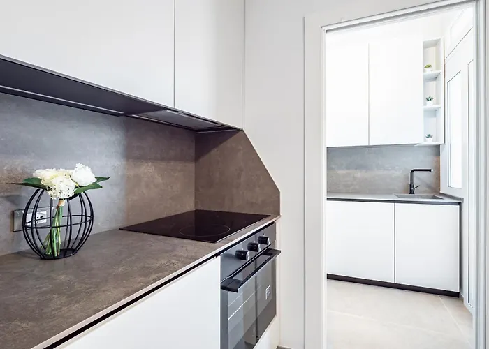 Guesthost - Garnopea Modern & Stylish With Balcony 公寓 *