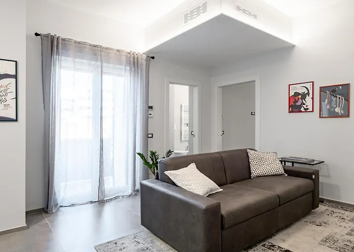 Guesthost - Garnopea Modern & Stylish With Balcony * Lecce