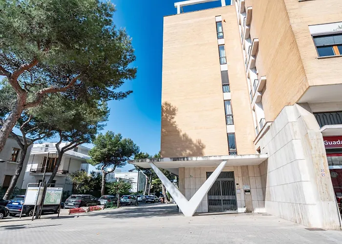Guesthost - Garnopea Modern & Stylish With Balcony *